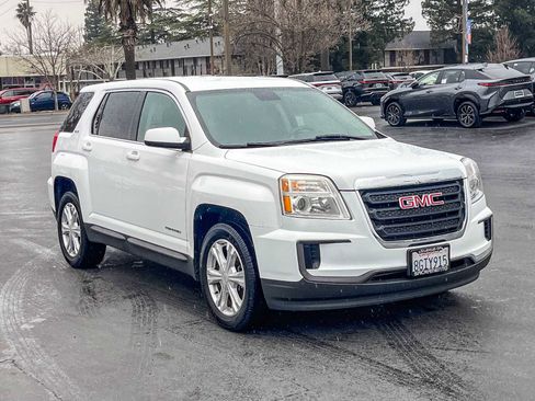 Used 2017 GMC Terrain SLE image 5