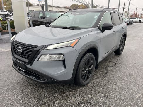 Used 2023 Nissan Rogue SV w/ SV Premium Package image 7