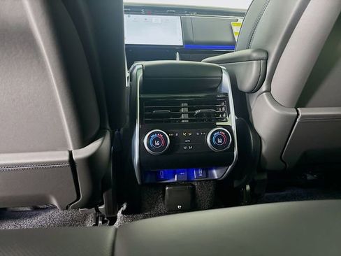 New 2026 Land Rover Range Rover SE image 24