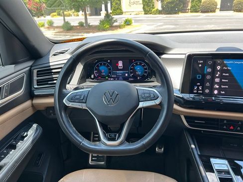 Used 2024 Volkswagen Atlas Cross Sport SEL R-Line AWD/4WD image 25
