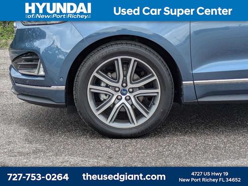 Used 2019 Ford Edge Titanium w/ Equipment Group 301A FWD image 10