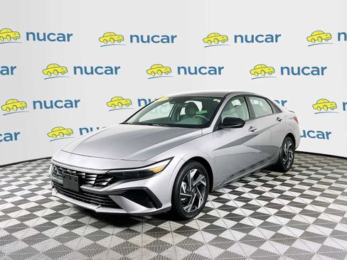 Certified 2025 Hyundai Elantra Sport image 3