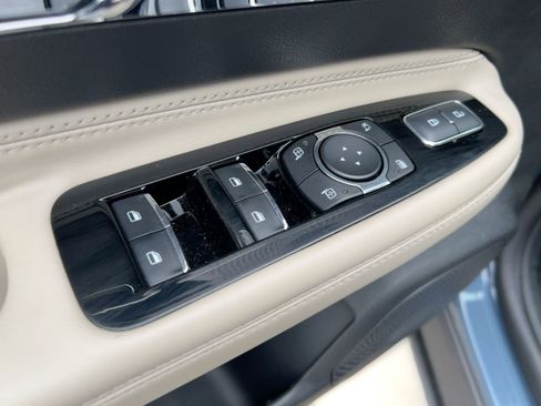 Used 2025 Lincoln Corsair FWD image 21