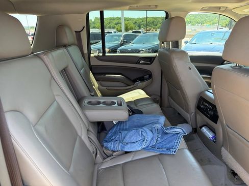 Used 2020 Chevrolet Suburban LT AWD/4WD image 6