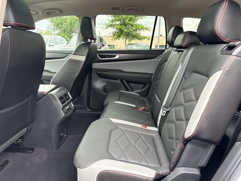 Used 2024 Volkswagen Atlas Peak Edition SE AWD/4WD image 11