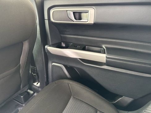 Used 2022 Ford Explorer XLT w/ Class IV Trailer Tow Package image 18