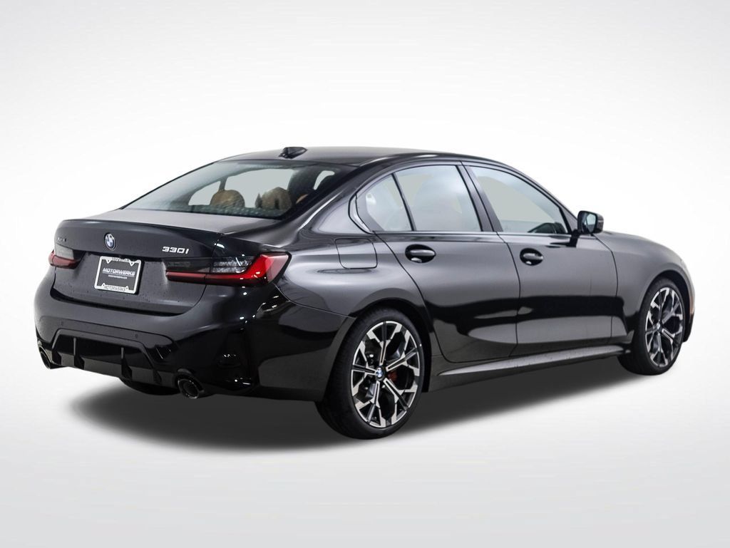Used 2026 BMW 330i xDrive Sedan w/ M Sport Package AWD/4WD image 5