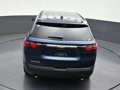 Used 2023 Chevrolet Traverse LS FWD image 18