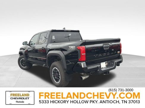 Used 2024 Toyota Tacoma TRD Sport image 5
