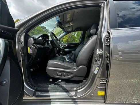 Used 2012 Kia Sorento SX FWD image 14