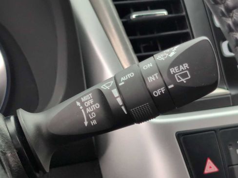 Used 2018 Toyota Highlander Limited Platinum AWD/4WD image 25
