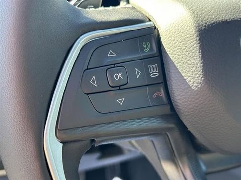 New 2025 Jeep Grand Cherokee Altitude image 12