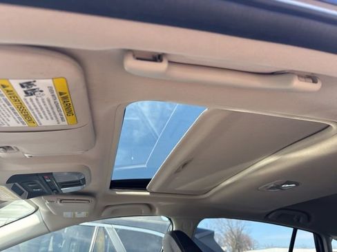 Used 2023 Subaru Crosstrek 2.0i Premium image 5