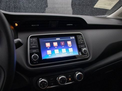 New 2025 Nissan Kicks Play S image 34