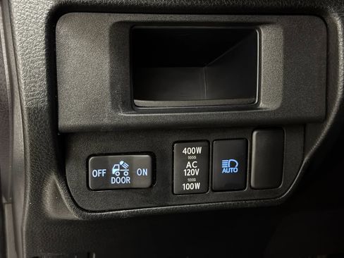 Used 2019 Toyota Tacoma TRD Sport image 41