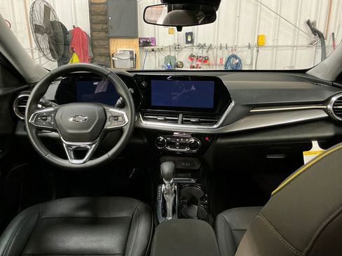 Certified 2024 Chevrolet Trax ACTIV w/ Sunroof Package image 13