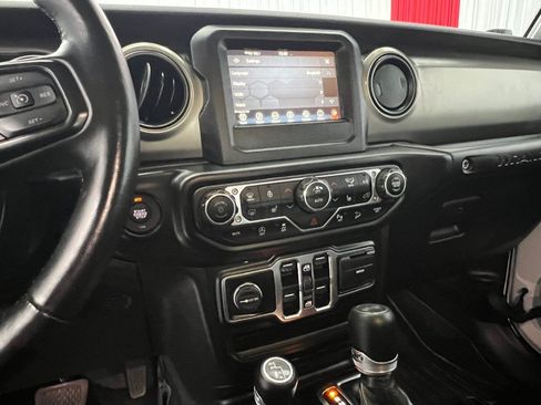 Used 2020 Jeep Wrangler Unlimited Sport AWD/4WD image 16
