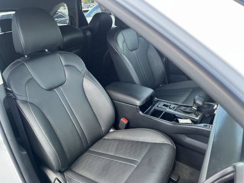 Used 2025 Kia Sorento S FWD image 31