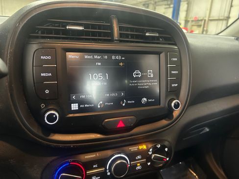 Used 2025 Kia Soul LX w/ LX Technology Package image 21