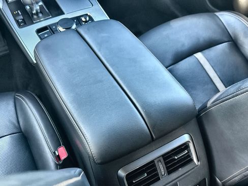 Used 2025 MAZDA CX-90 3.3 Turbo S w/ Premium Package image 16