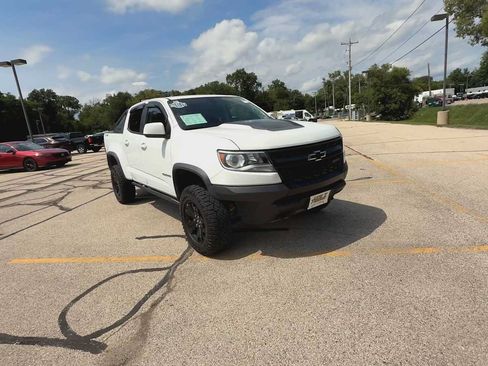 Certified 2019 Chevrolet Colorado ZR2 w/ ZR2 Dusk Special Edition AWD/4WD image 2