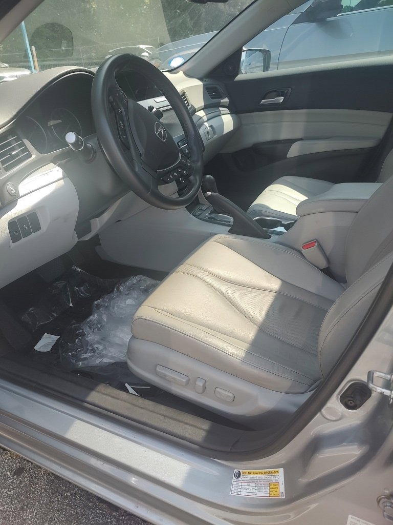 Used 2019 Acura ILX w/ Technology Package FWD image 5