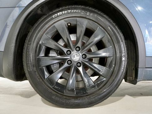 Used 2018 Tesla Model X 75D image 34