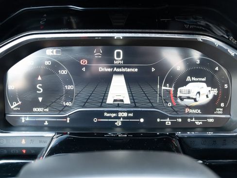 Used 2024 GMC Sierra 1500 SLE w/ Preferred Package image 3