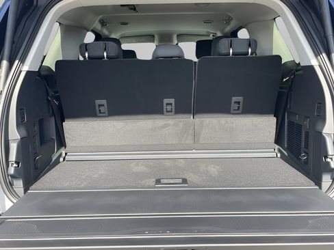 New 2026 Ford Expedition Active RWD image 9
