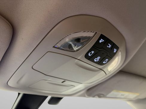 Used 2017 Chrysler Pacifica Touring-L FWD image 33