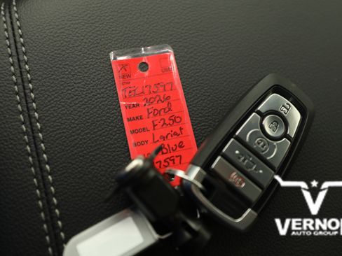 New 2026 Ford F250 Lariat w/ Black Appearance Package image 47