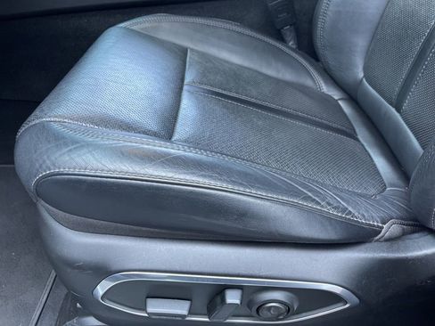 Used 2024 Jeep Wagoneer L Series II w/ Flexible Seating Group AWD/4WD image 27