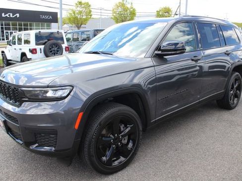 Used 2023 Jeep Grand Cherokee L Altitude AWD/4WD image 2