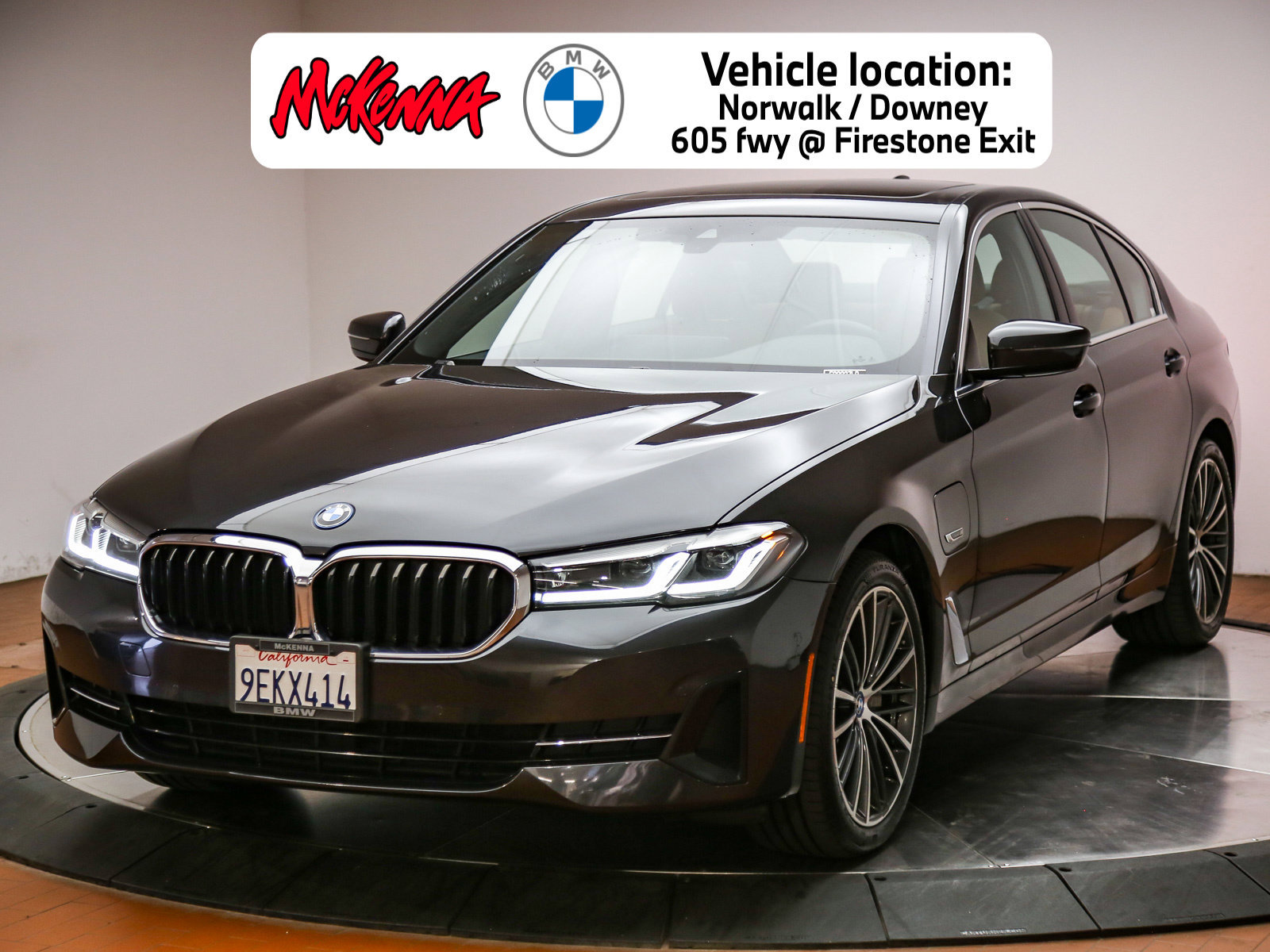 Certified 2023 BMW 530e w/ Convenience Package RWD image 1