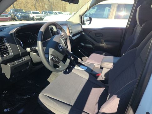 Used 2022 Nissan Frontier S image 3