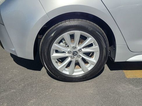 Used 2024 Toyota Corolla SE w/ SE Package image 6