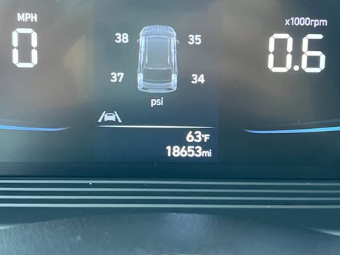 Certified 2024 Hyundai Venue Limited image 27