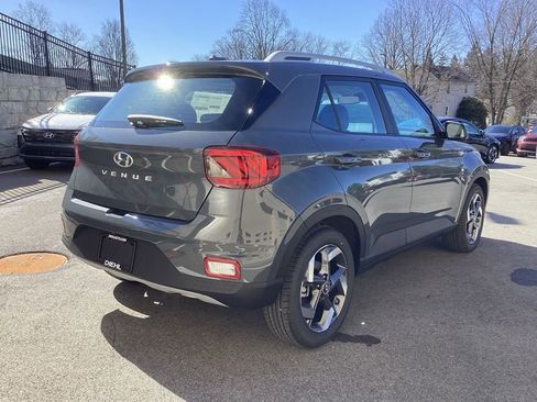 New 2026 Hyundai Venue SEL FWD image 9