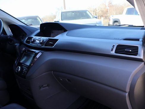 Used 2016 Honda Odyssey Touring Elite image 9