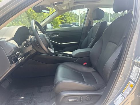 Used 2025 Honda Accord Touring image 12