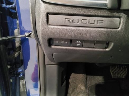 Used 2023 Nissan Rogue S image 24