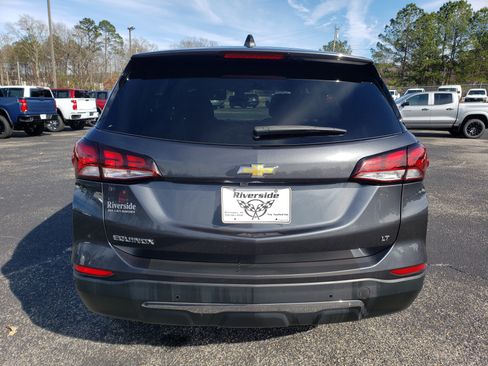 Used 2022 Chevrolet Equinox LT w/ Driver Convenience Package image 8