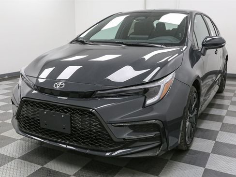 Used 2024 Toyota Corolla SE image 4