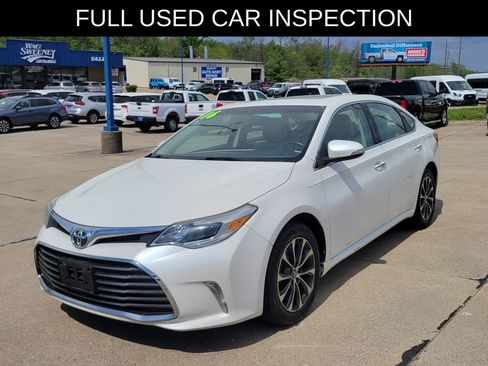 Used 2016 Toyota Avalon XLE Premium FWD image 2