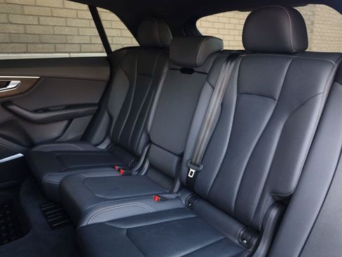 Used 2019 Audi Q8 Premium Plus w/ Premium Plus AWD/4WD image 21