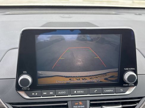 Used 2025 Nissan Altima 2.5 SV FWD image 23