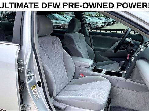 Used 2010 Toyota Camry LE FWD image 10