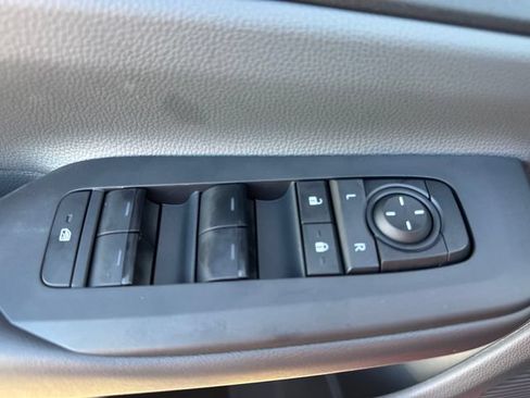 New 2027 Toyota Prius LE FWD image 17