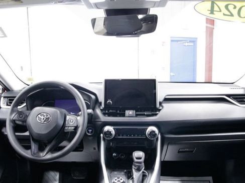 Used 2024 Toyota RAV4 XLE image 15