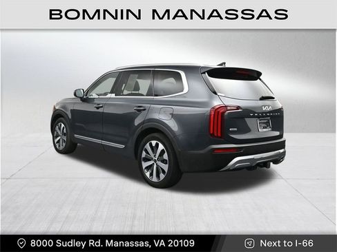 Used 2022 Kia Telluride EX w/ EX Premium Package image 3
